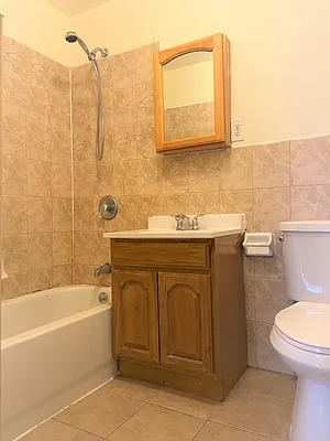 Rented by Gavco Realty Group Inc | media 8