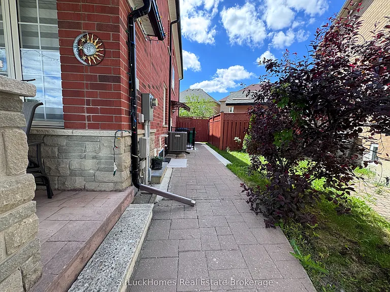 78 Starhill Cres — Photo 3
