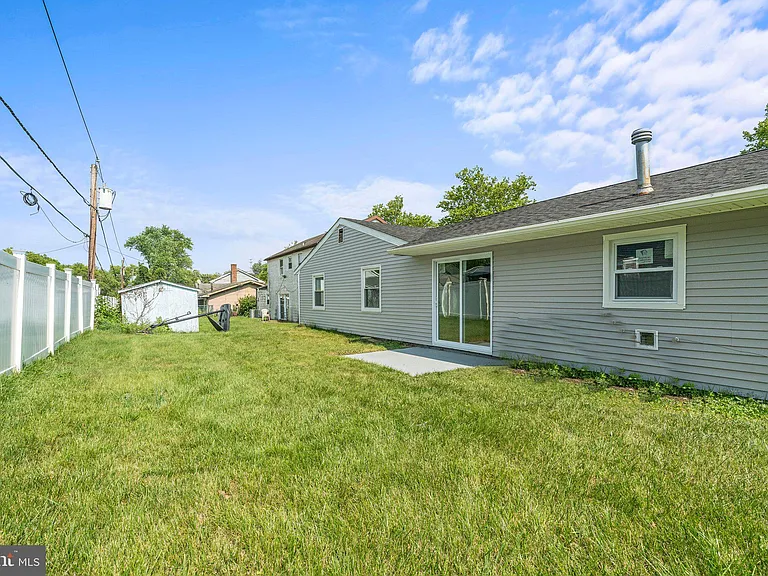29 Hinsdale Ln — Photo 31