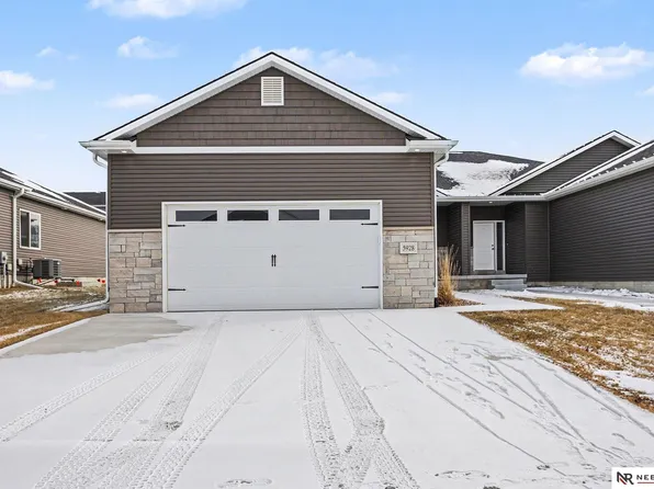 5928 S 93rd St, Lincoln, NE 68526