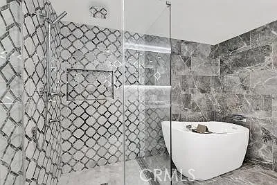 18340 Sandringham Ct — Photo 23