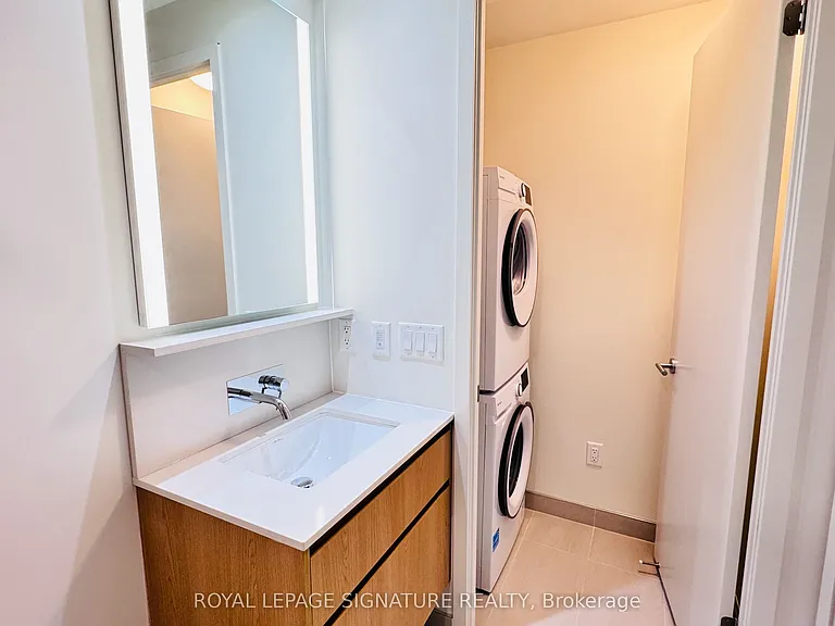 322 Dupont St #605 — Photo 5