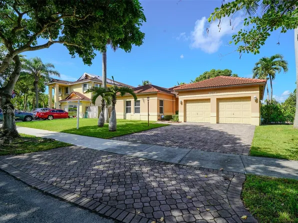 9214 SW 212th Ter, Cutler Bay, FL 33189