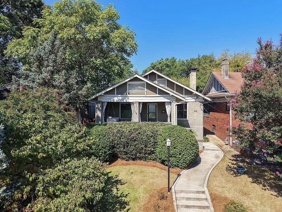 620 Kennesaw Ave NE