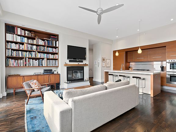 3rd image of 360 Furman St APT 1207