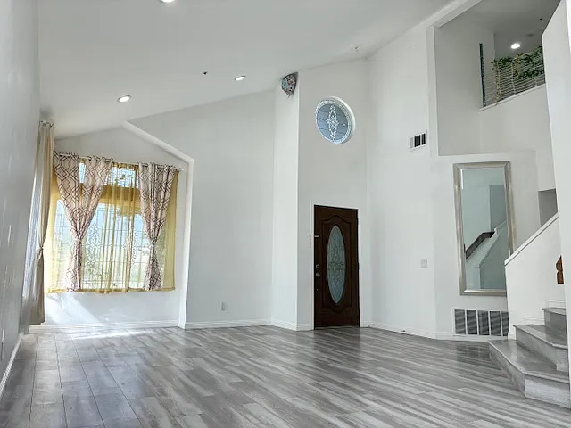 4 bed, 1862 sqft, $3,500 — Photo 2