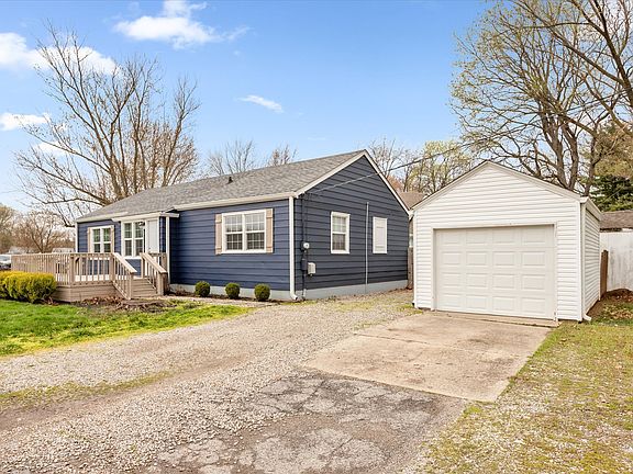 3rd image of 4701 Indianola Ave