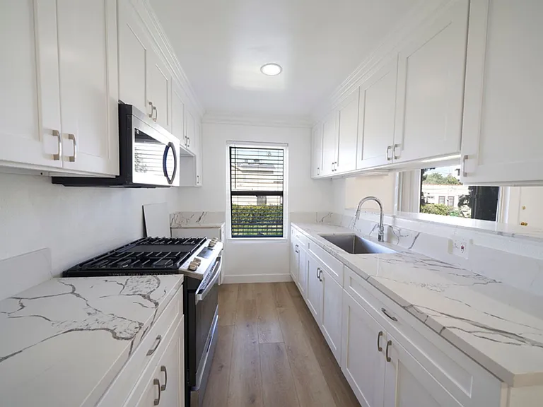 5226 Lexington Ave #38 — Photo 6