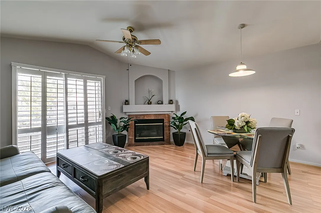 2 bed, 2.0 bath, 1006 sqft, $1,699 — Photo 1