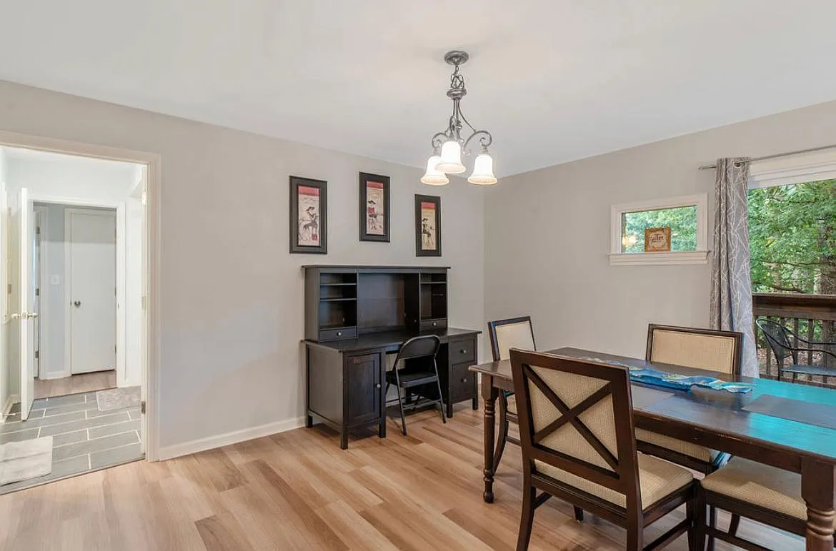 2316 Sierra Dr — Photo 2