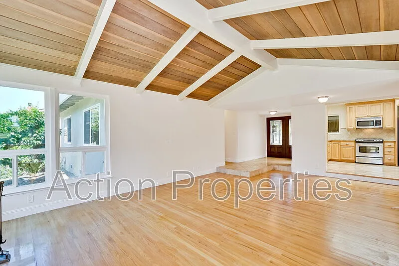 4 bed, 2.0 bath, 1803 sqft, $9,995 — Photo 2