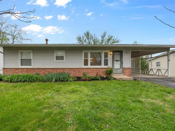 1169 Starlight Dr, Fenton, MO 63026