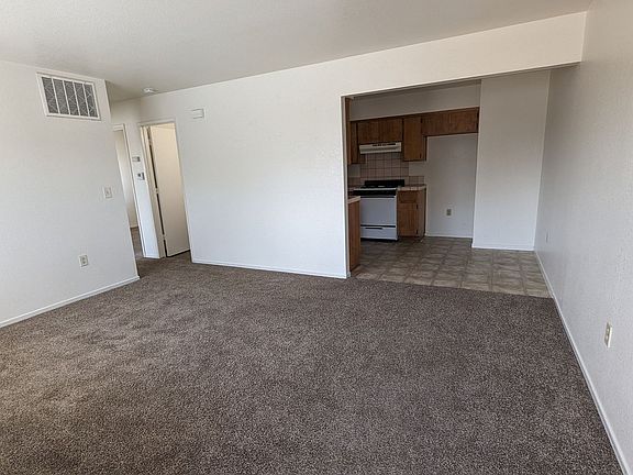 4th image of 382 S F St APT 1