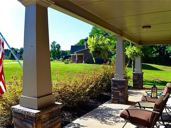 4th image of 833 Lake Vista Dr