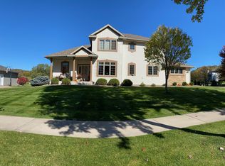 2111 Clearwater Dr, Onalaska, WI 54650