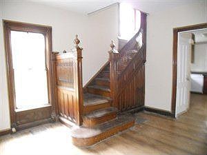 2nd image of 17 Winegard St