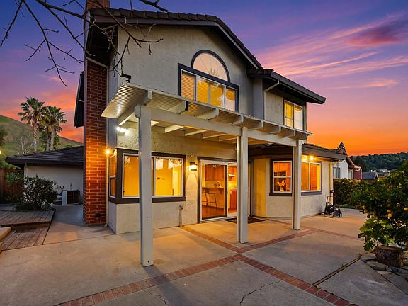 2nd image of 248 Carson St