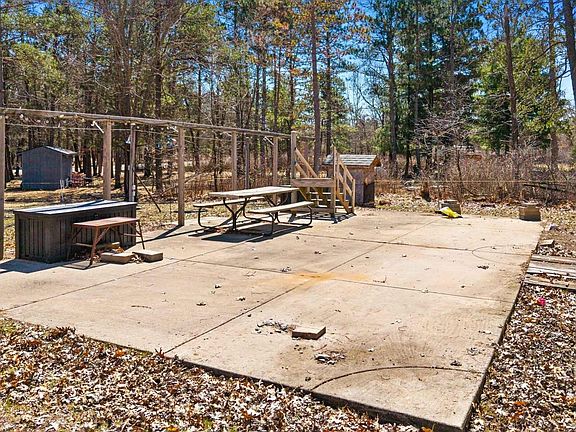 4th image of 852 Sterling Road