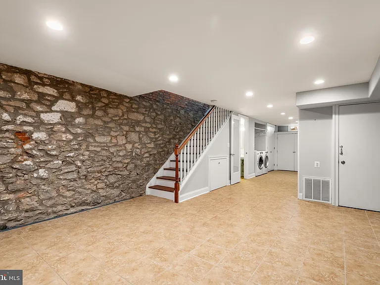 751 S Marvine St — Photo 45