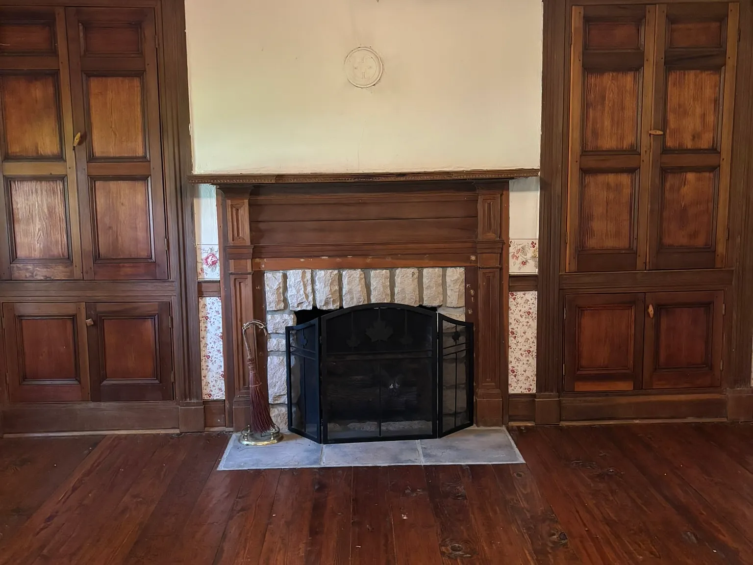 3 bed, 1.5 bath, 2052 sqft, $1,500 — Photo 4