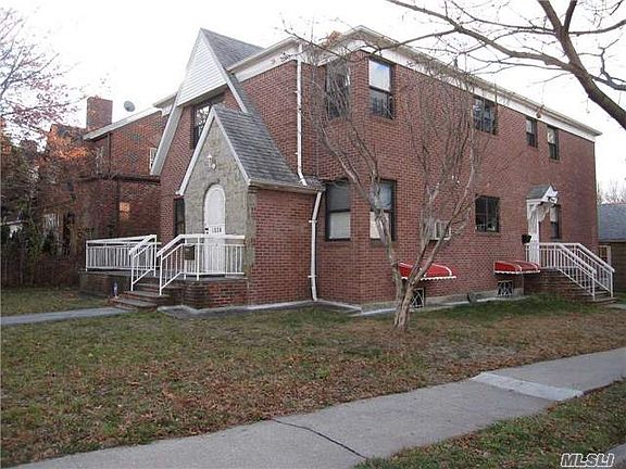 2nd image of 6304 Cromwell Cres