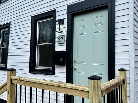 3rd image of 37 E Filbert St