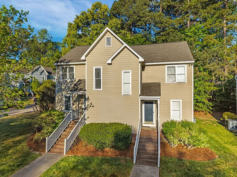 1601 Oakland Hills Way — Photo 3