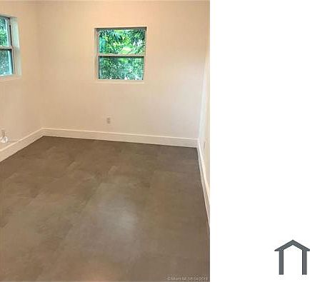 3rd image of 2600 NE 205th St