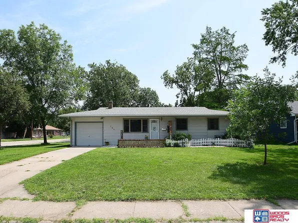 1520 N 15th St, Beatrice, NE 68310