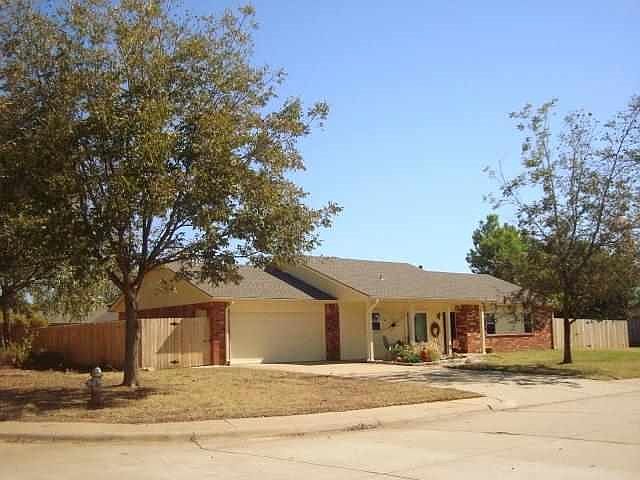 1st image of 3003 S Black Oak Dr