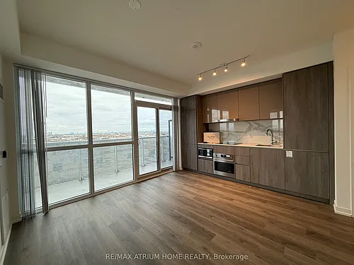 8 Interchange Way Photo 1