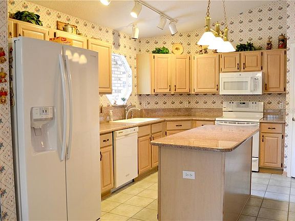 4th image of 32320 Ponderosa Ave