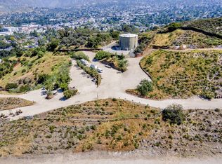 10200 Willow Springs Ln, Sunland, CA 91040