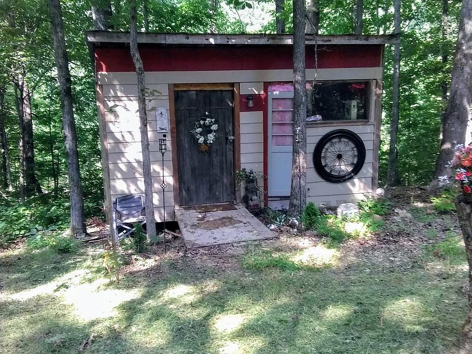 1st image of 10 Apacie Dr
