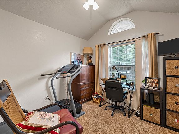 4th image of 4617 Lexington St