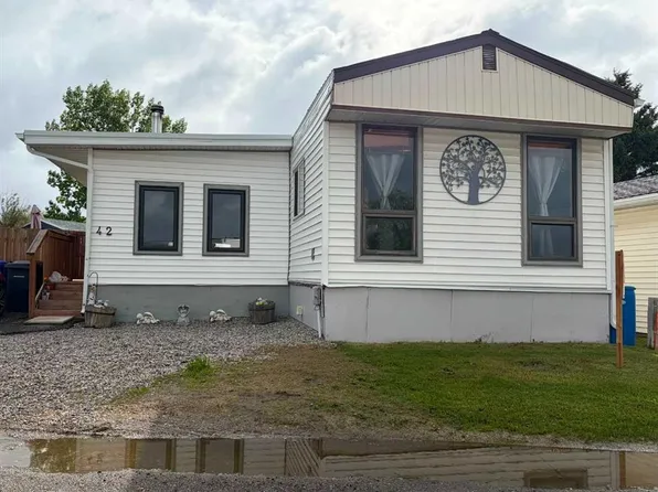 5800 46th St #42, Olds, AB T4H 1G7