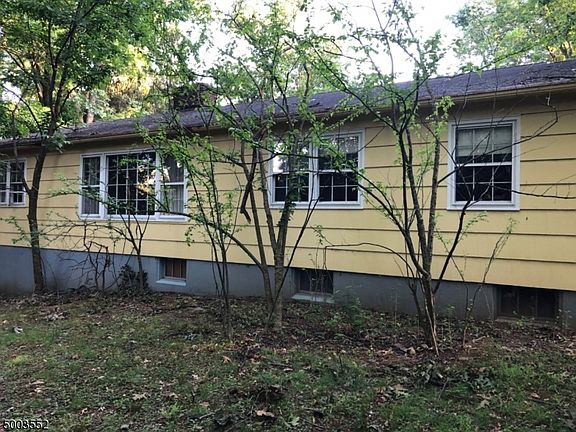 5th image of 81 Dolly Dr