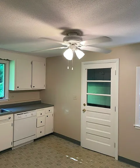1728 Farmington Ave #2 — Photo 8