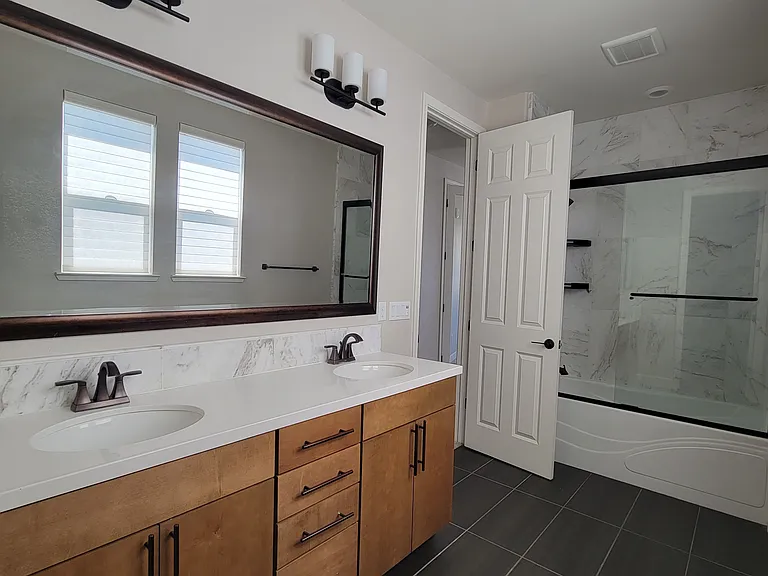 1098 California Cir — Photo 9