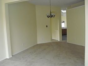 3rd image of 1920 Parkdale Dr