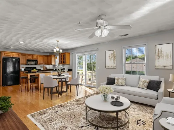 1780 Nooseneck Hill Rd APT 22, Coventry, RI 02816