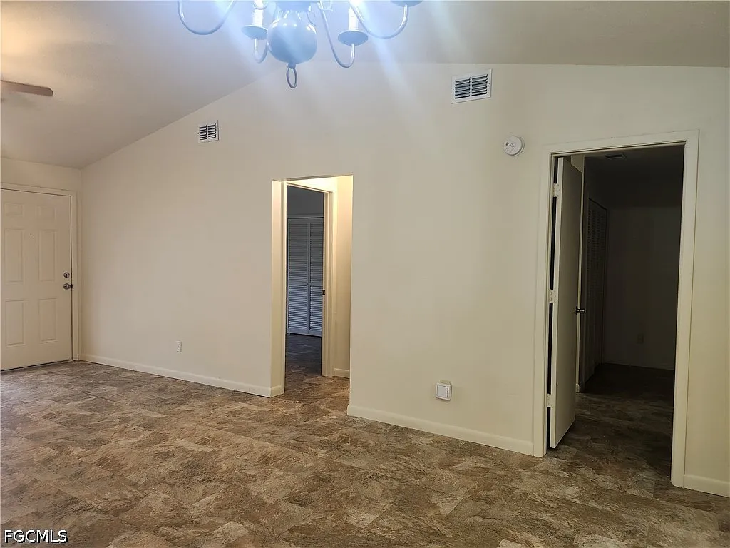 1 bed, 3.0 bath, 966 sqft, $1,295 — Photo 3