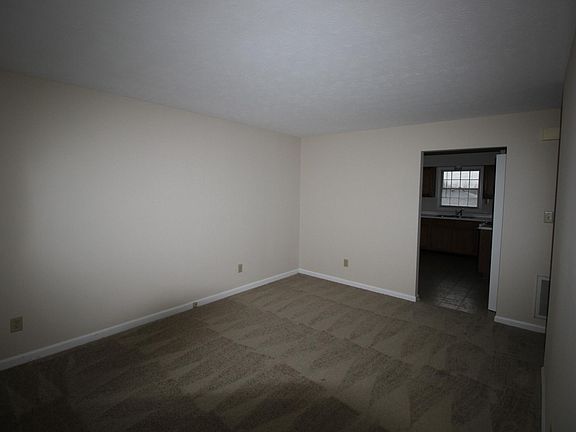 2nd image of 110 Whaley Ct