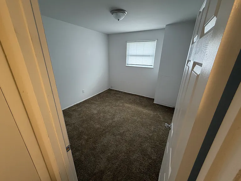 1013 Saint Paul Ln #3 — Photo 7