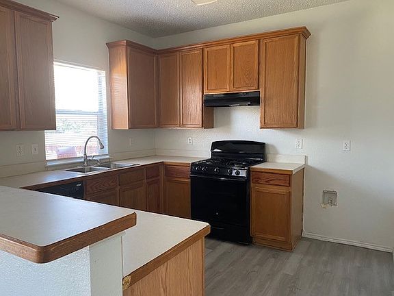 2nd image of 931 Allencrest Dr