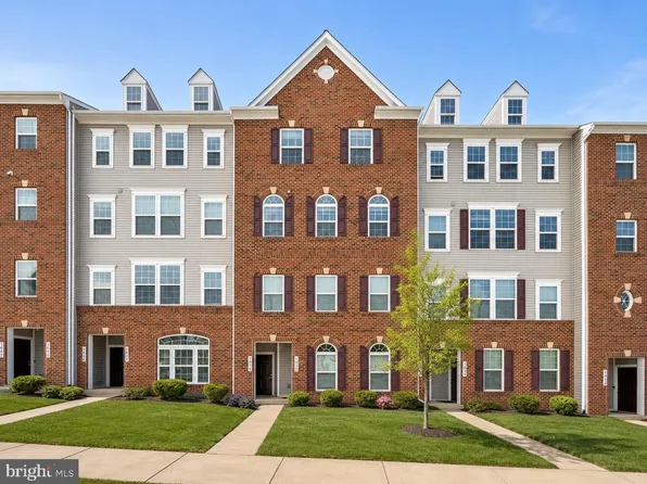 3634 Briarwood Dr, Dumfries, VA 22026