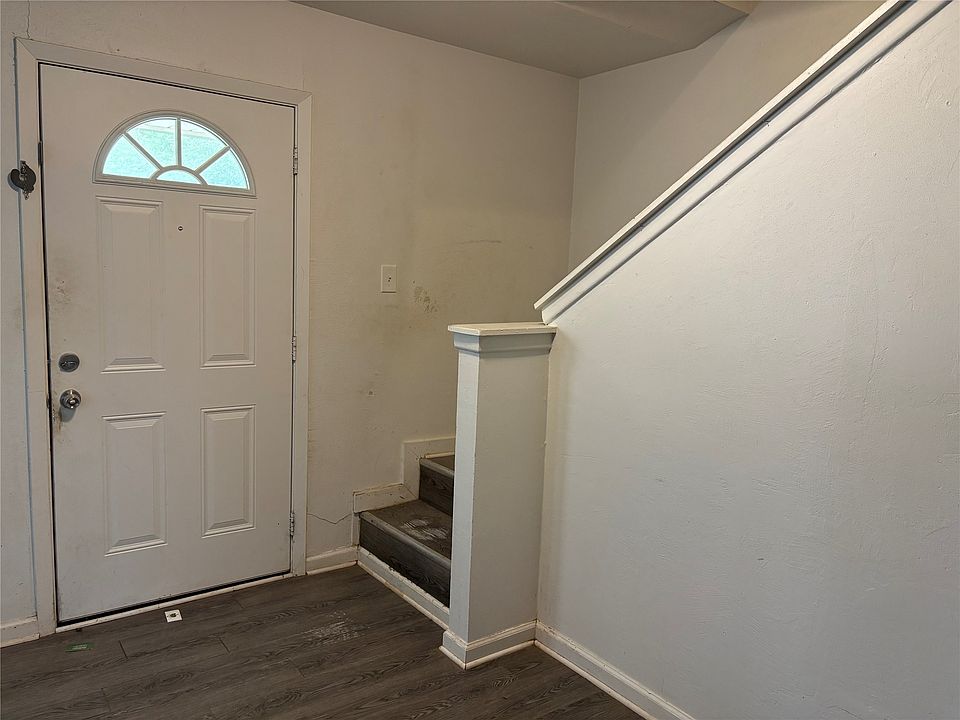 1st image of 609 Chambers Creek Dr