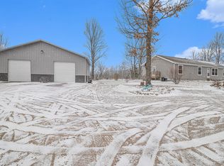 6682 Finnegan Rd, Johannesburg, MI 49751