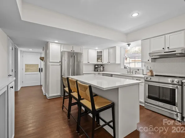 6807 Stoney Ridge Rd, Matthews, NC 28104