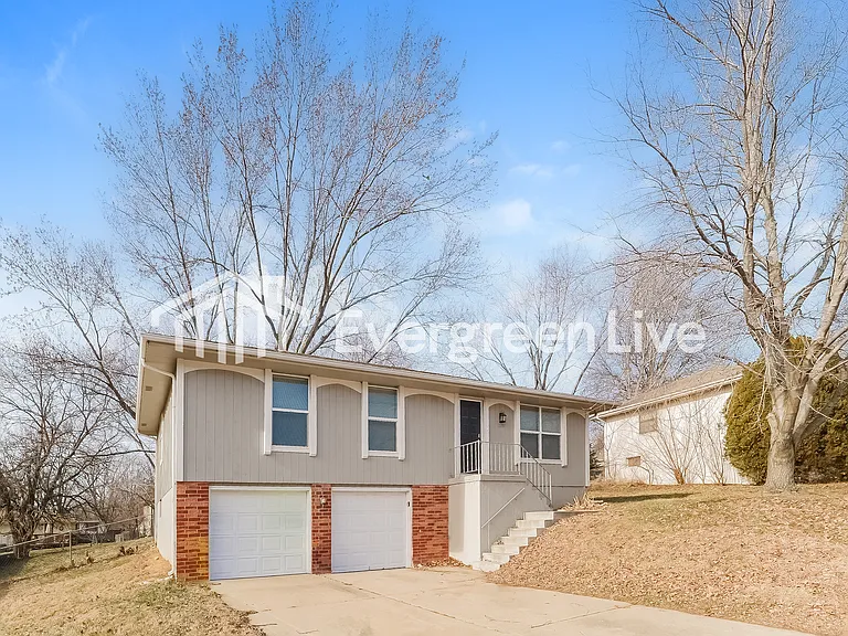 1109 NE 9th Street Ter — Photo 3